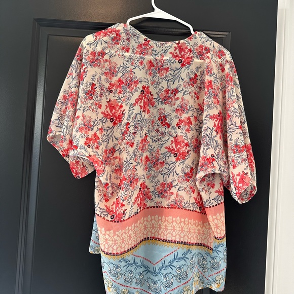 Small/medium sheer cover up top - Picture 2 of 2